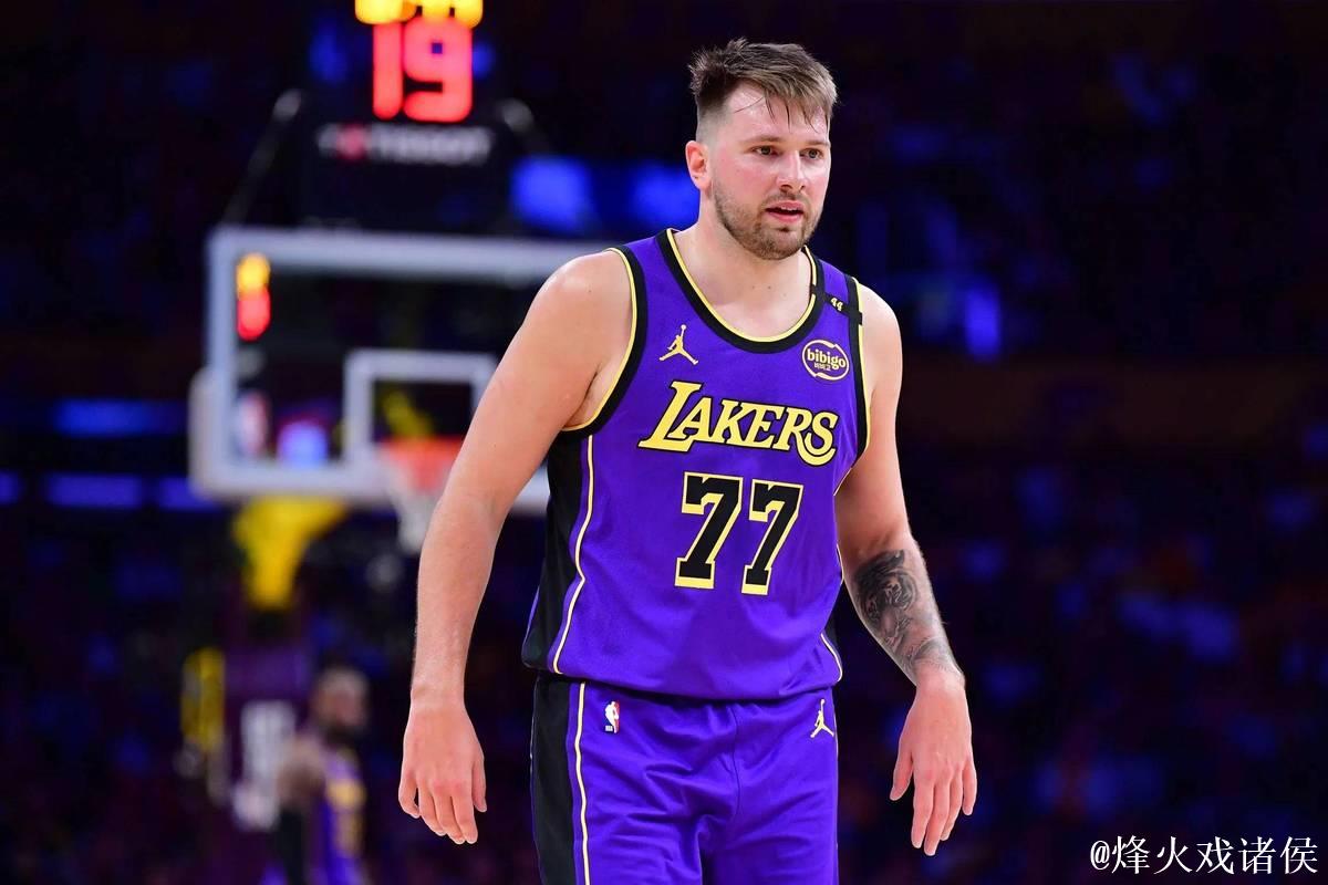湖人获胜却遭隐忧!斯玛特故技重施,东契奇表现失控 湖人获胜却遭隐忧!斯玛特故技重施,东契奇表现失控
