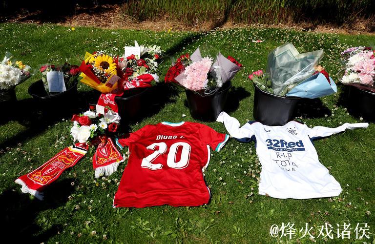 B费谈为若塔献花:怀念挚友,感谢利物浦给予致敬机会 B费谈为若塔献花:怀念挚友,感谢利物浦给予致敬机会